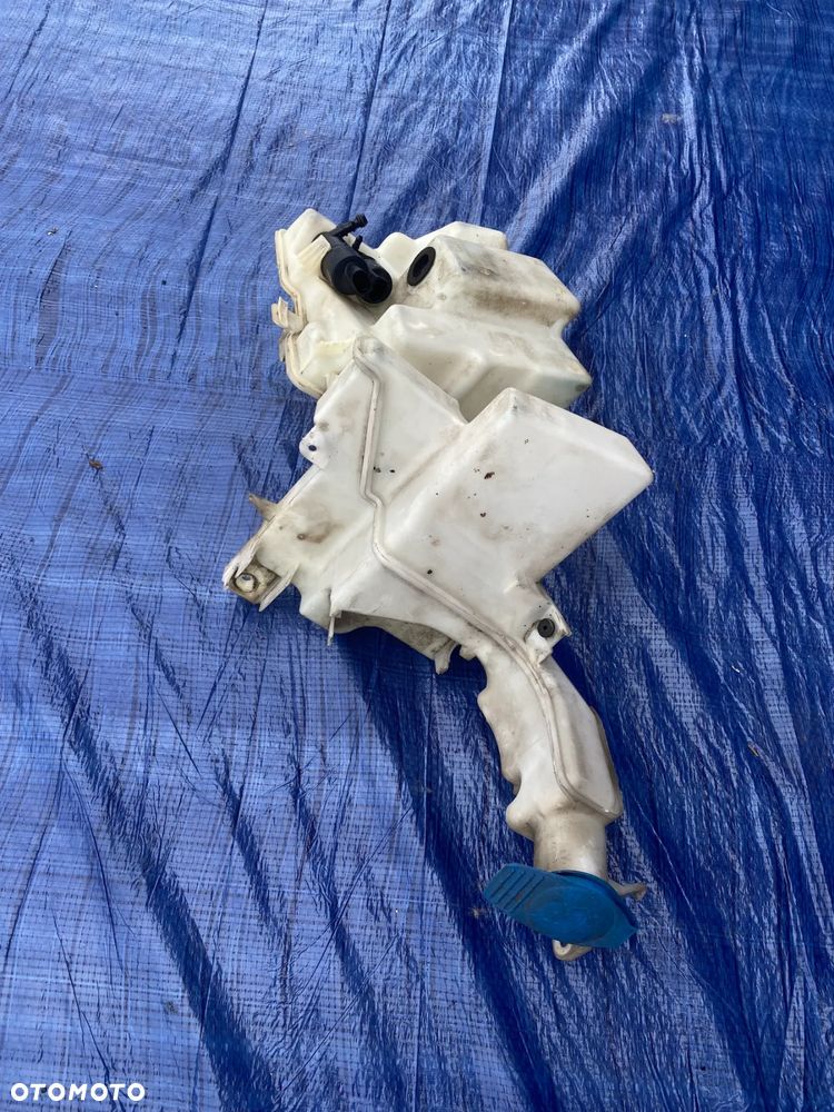 ZBIORNICZEK ZBIORNIK SPRYSKIWACZY POMPKA POD XENON KOMPLETNY  PASSAT B6  3C0955453M - 3