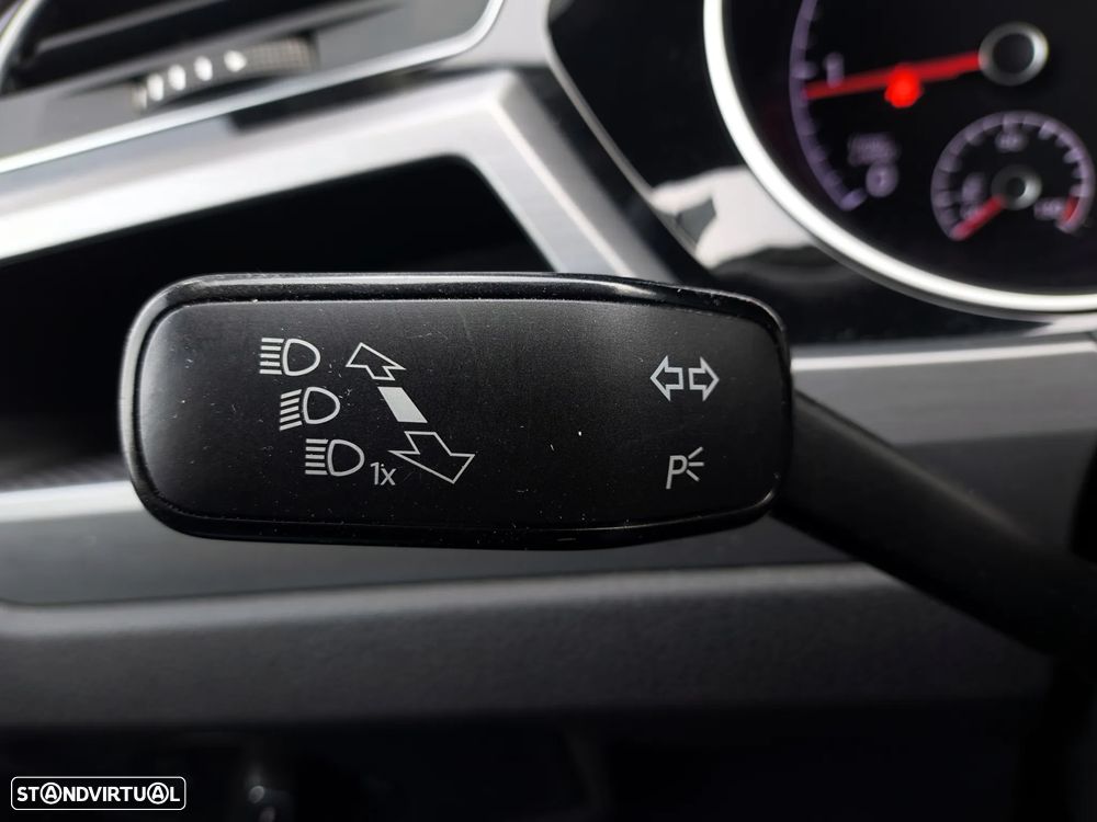 VW Touran 2.0 TDI Confortline - 25