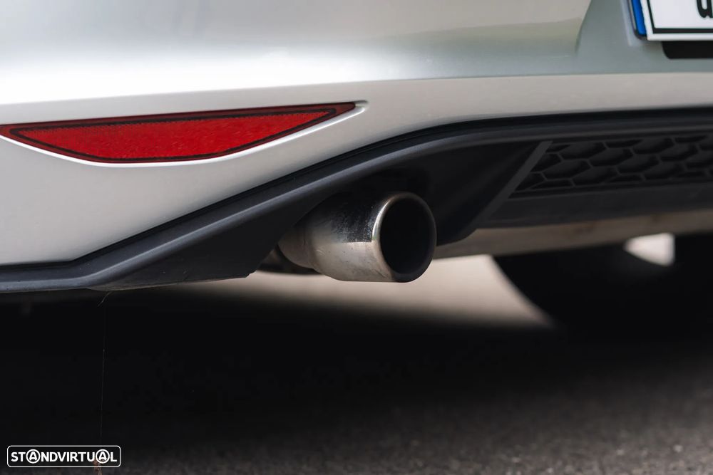 VW Golf GTI Performance BlueMotion DSG - 34