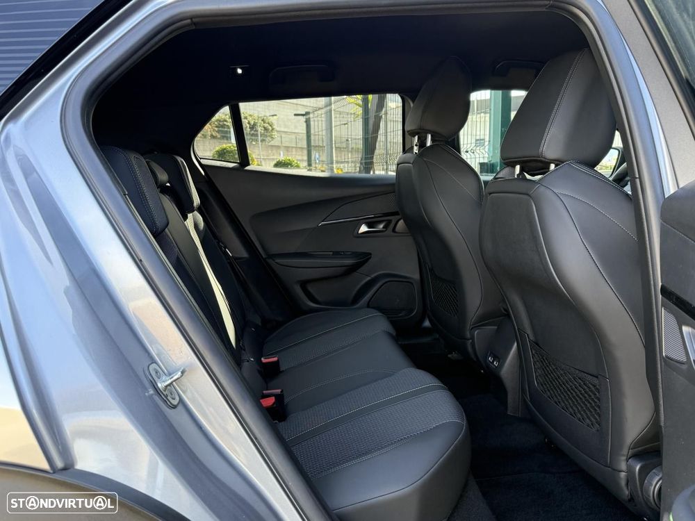 Peugeot 2008 1.2 PureTech GT EAT8 - 41