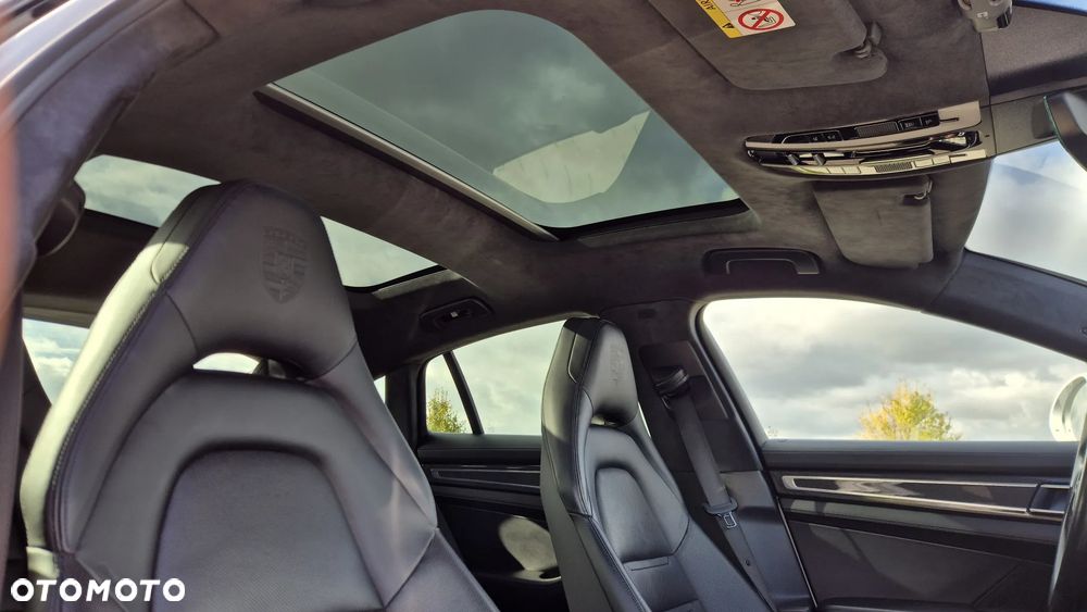 Porsche Panamera 4 E-Hybrid - 14