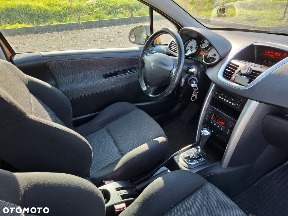 Peugeot 207 - 23