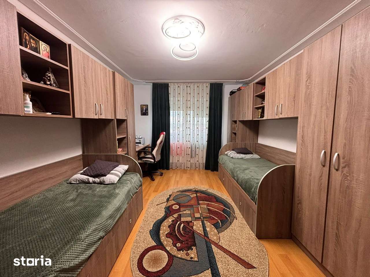 Apartament 2 camere decomandat de vânzare- Vasile Aaron — fotografia 3