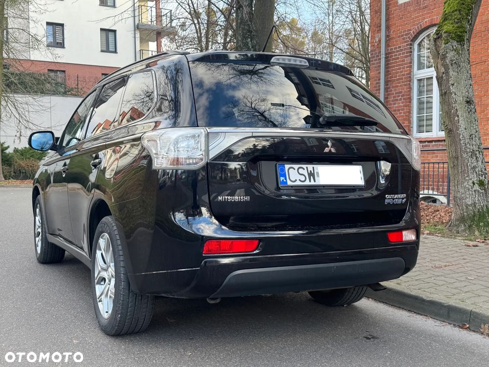 Mitsubishi Outlander 2.0 4WD Plus - 3