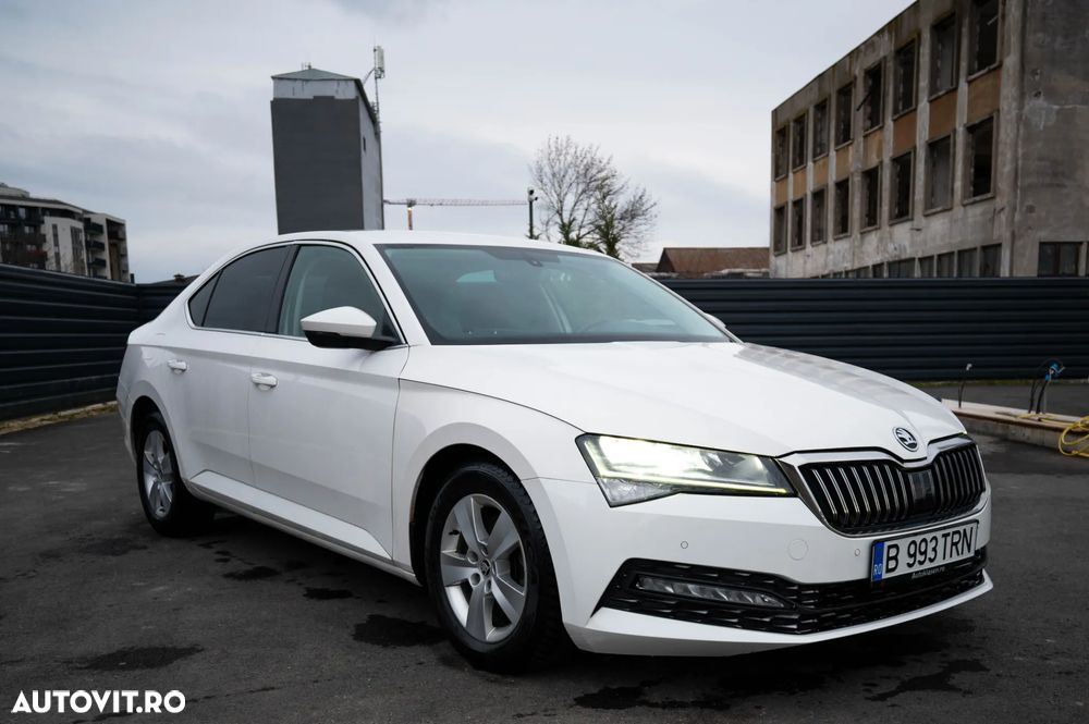 Skoda Superb 1.6 TDI DSG Style - 1