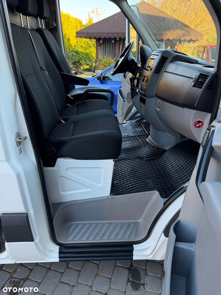 Mercedes-Benz Sprinter - 25
