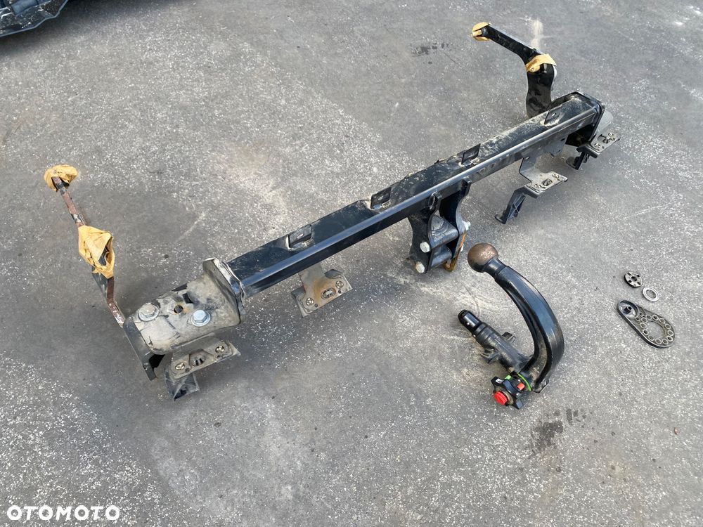 RENAULT CAPTUR 2 II WYPINANY ORYGINALNY FABRYCZNY HAK HOLOWNICZY WYPINANY NA KLUCZYK ZE ZDEJMOWANĄ GŁÓWKĄ KOŃCÓWKĄ  756121324R Wwa - 1