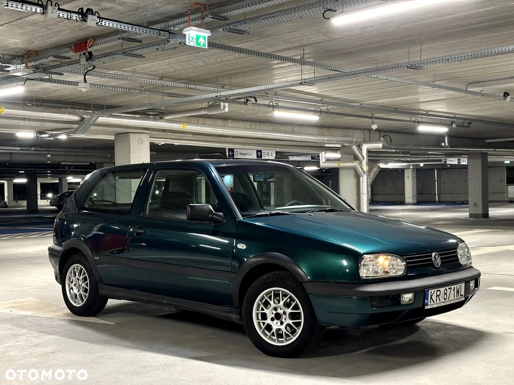 Volkswagen Golf - 2