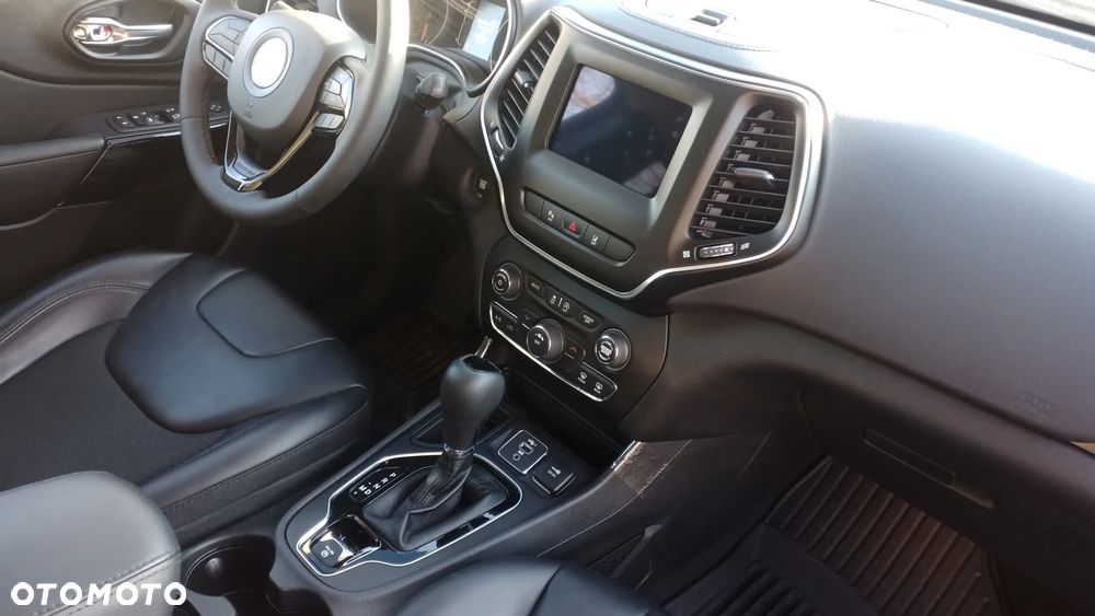 Jeep Cherokee - 21