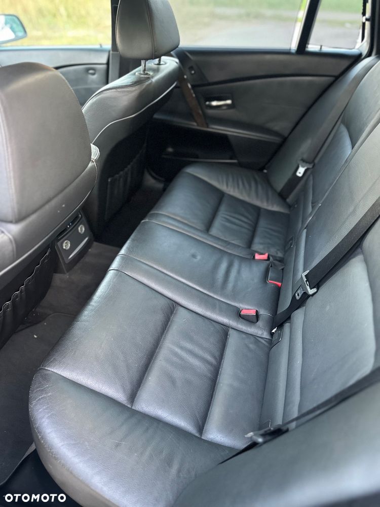 BMW Seria 5 525d - 16