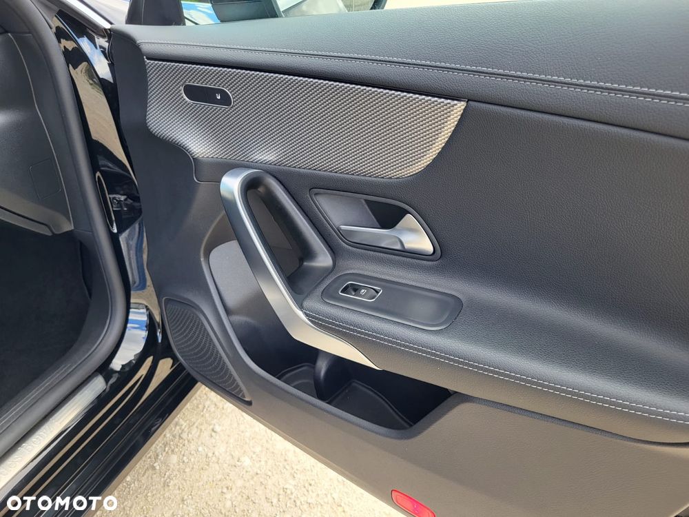 Mercedes-Benz CLA 180 7G-DCT Progressive Line Advanced - 14