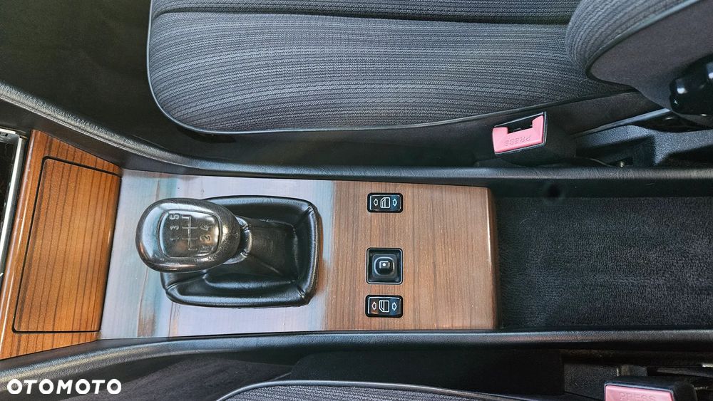 Mercedes-Benz W124 (1984-1993) - 28