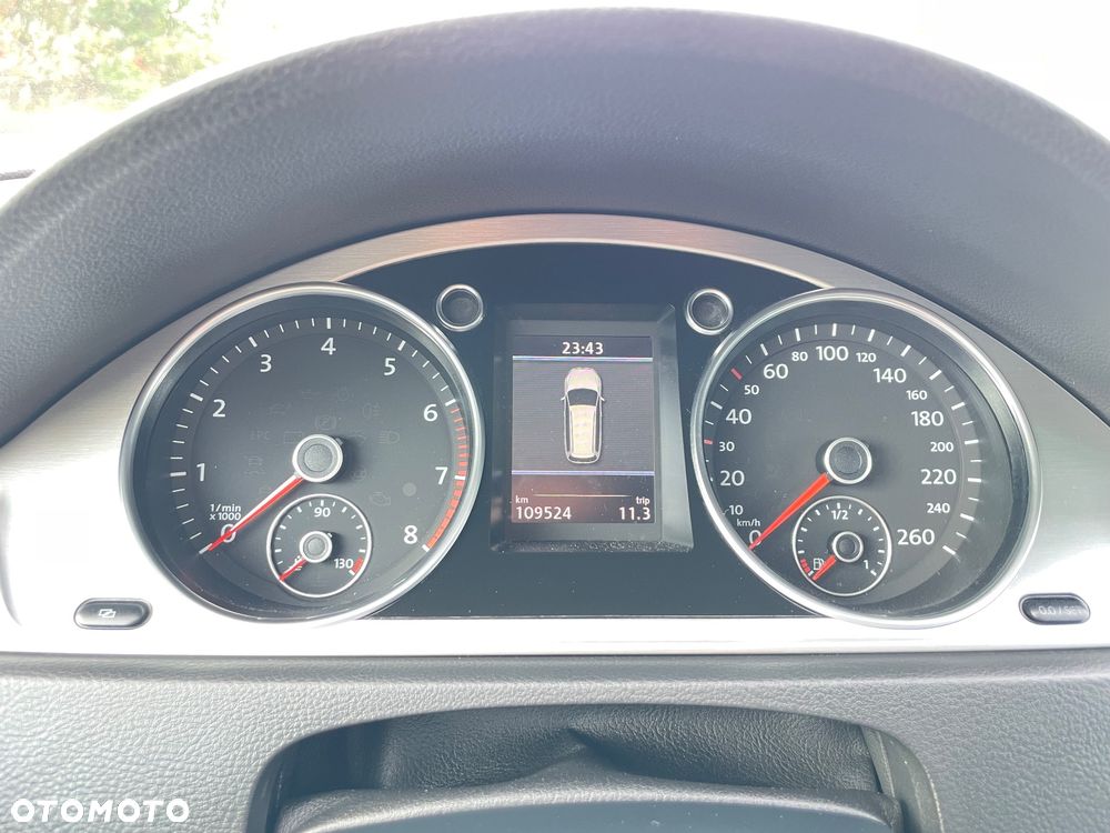 Volkswagen Passat - 28