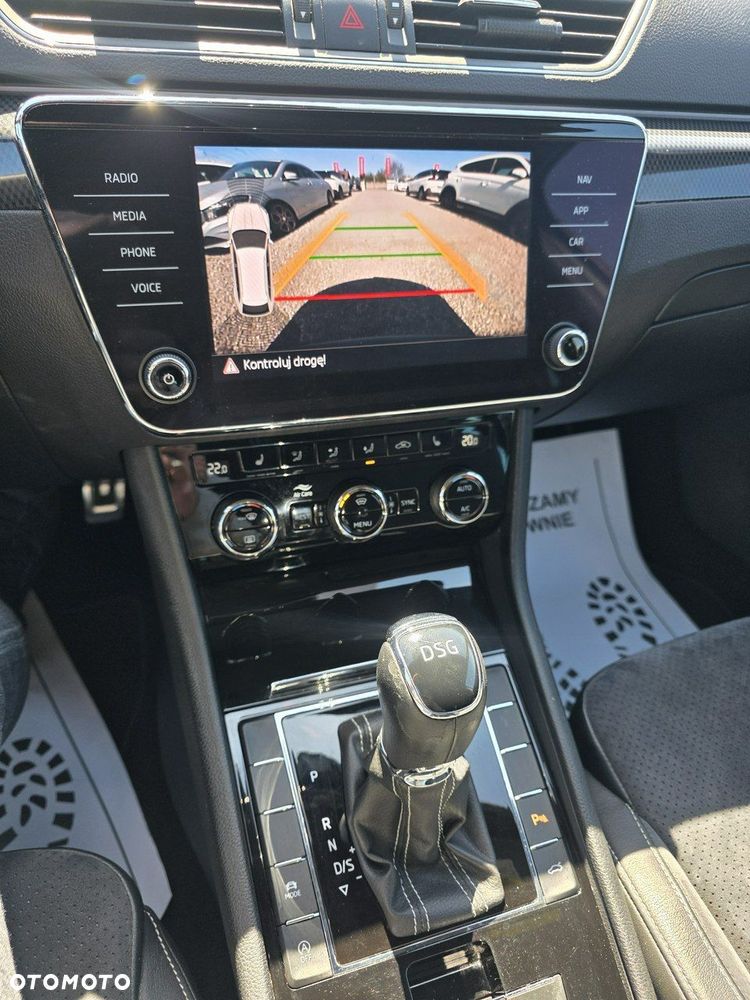 Skoda Superb 2.0 TDI SCR Sportline DSG - 9