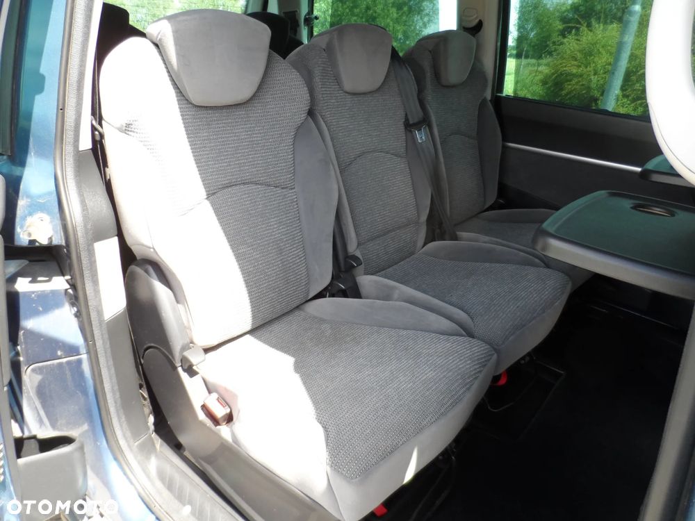 Peugeot 807 HDi 135 Premium - 24