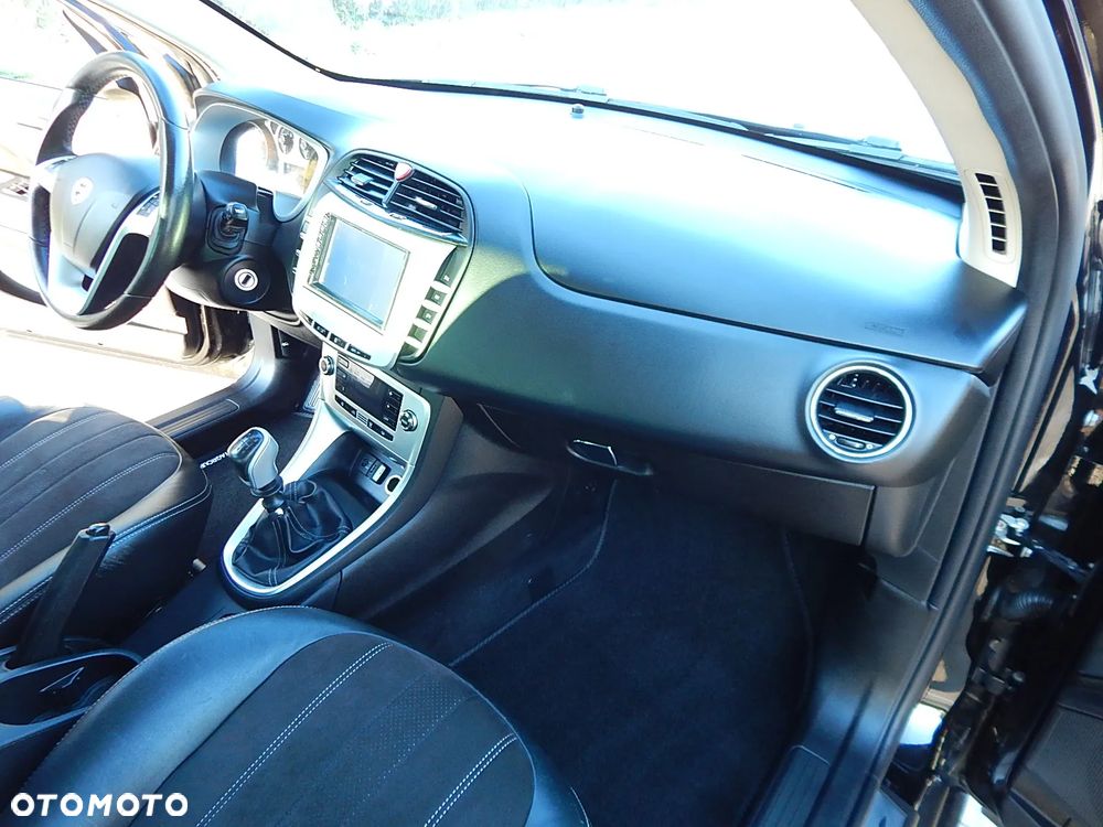 Lancia Delta 1.4 MultiAir 16v Platinum - 25