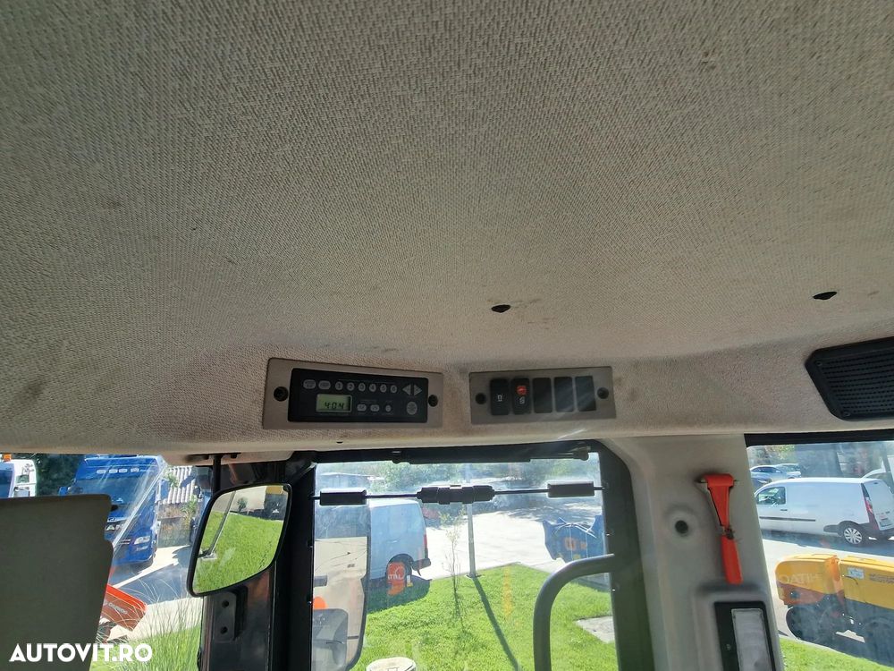 Hitachi ZW220, CUPA 3,5mc, 2018, 24.,392km, 5.880h, consum mediu 8l/h, Gresare automata, Anv MICHELIN 60% OK, ridica 15t, motor 201CP stage IV, basculare cupa la 4,2m, CUPLA RAPIDA, Posibilitate leasing 3 ani, PROMOTIE 86900 EUR+Tva - 33