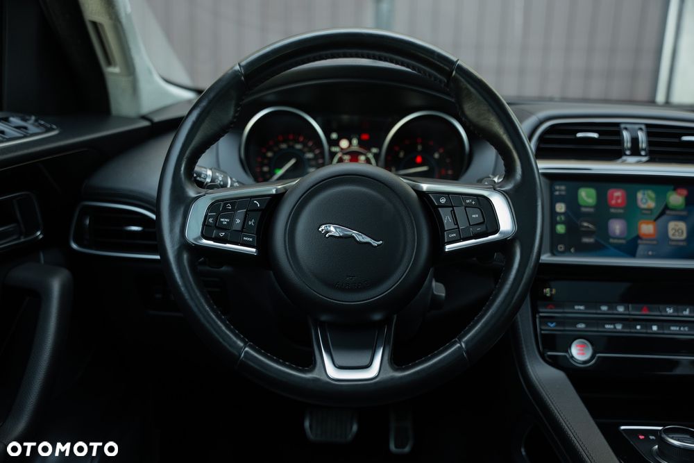 Jaguar F-Pace 25d AWD Prestige - 30