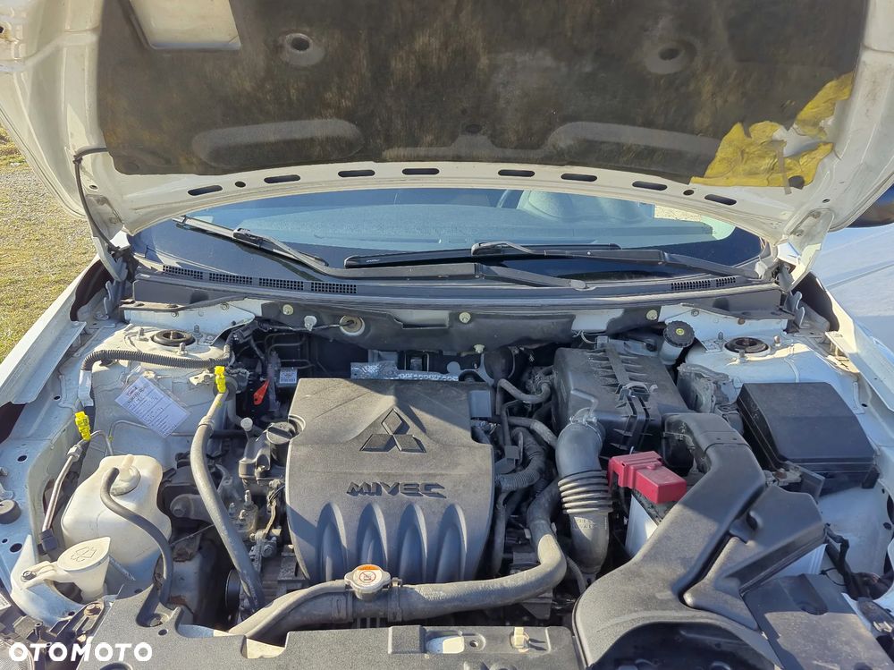 Mitsubishi Lancer 1.6 Inform - 18