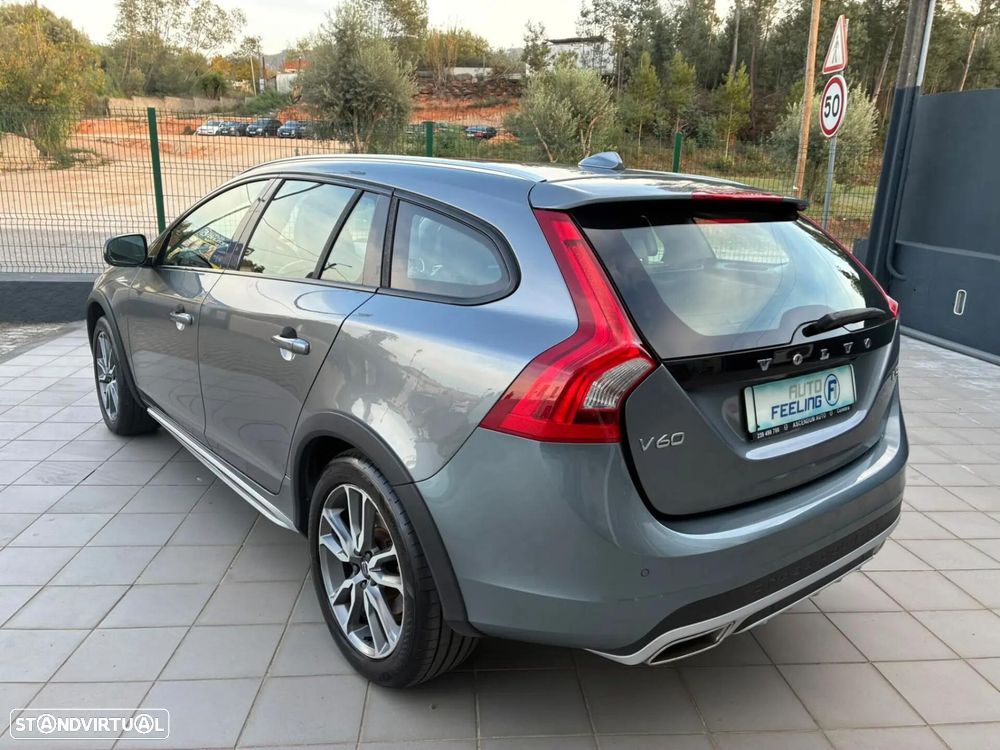 Volvo V60 Cross Country 2.0 D3 Summum Geartronic - 3