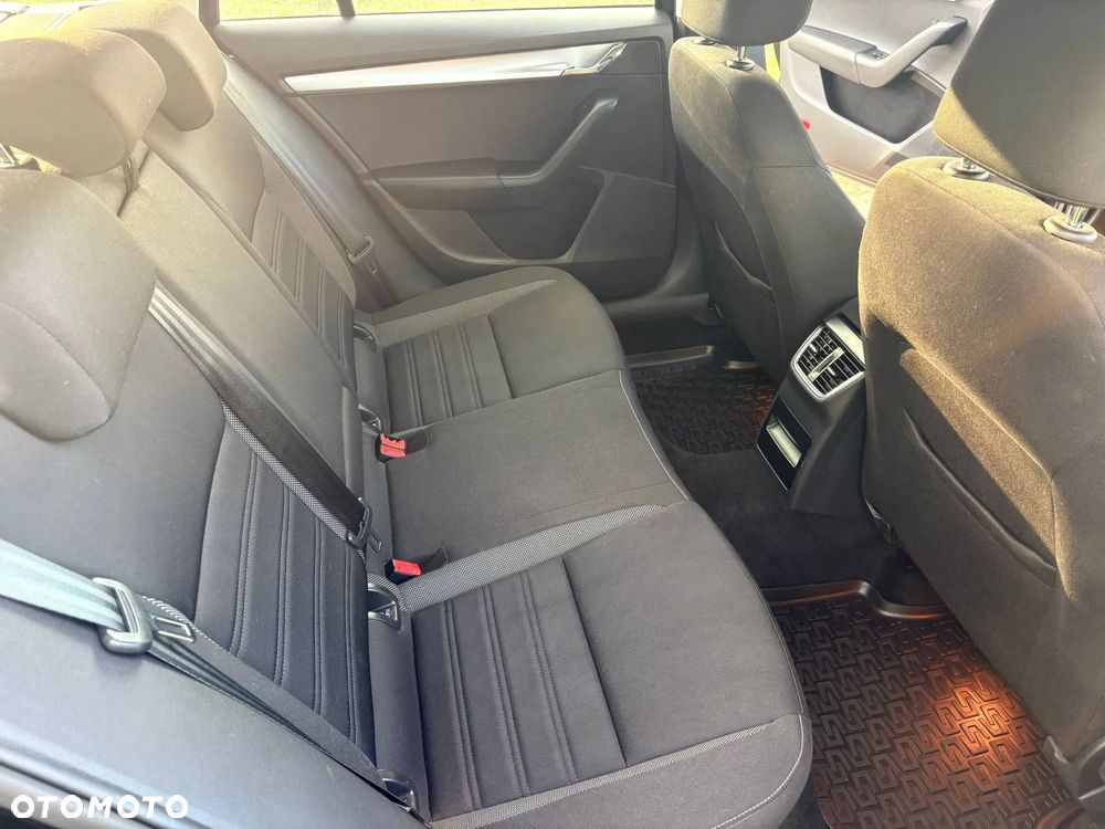 Skoda Octavia ver-1-6-tdi-scr-ambition - 14