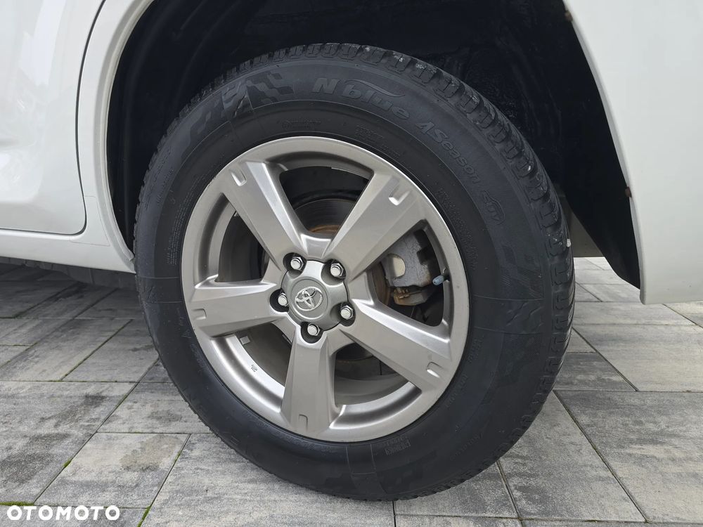 Toyota RAV4 2.0 VVT-i Premium - 31
