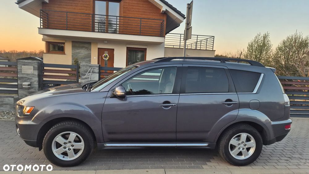 Mitsubishi Outlander 2.0 Intense 2WD EU5 - 1