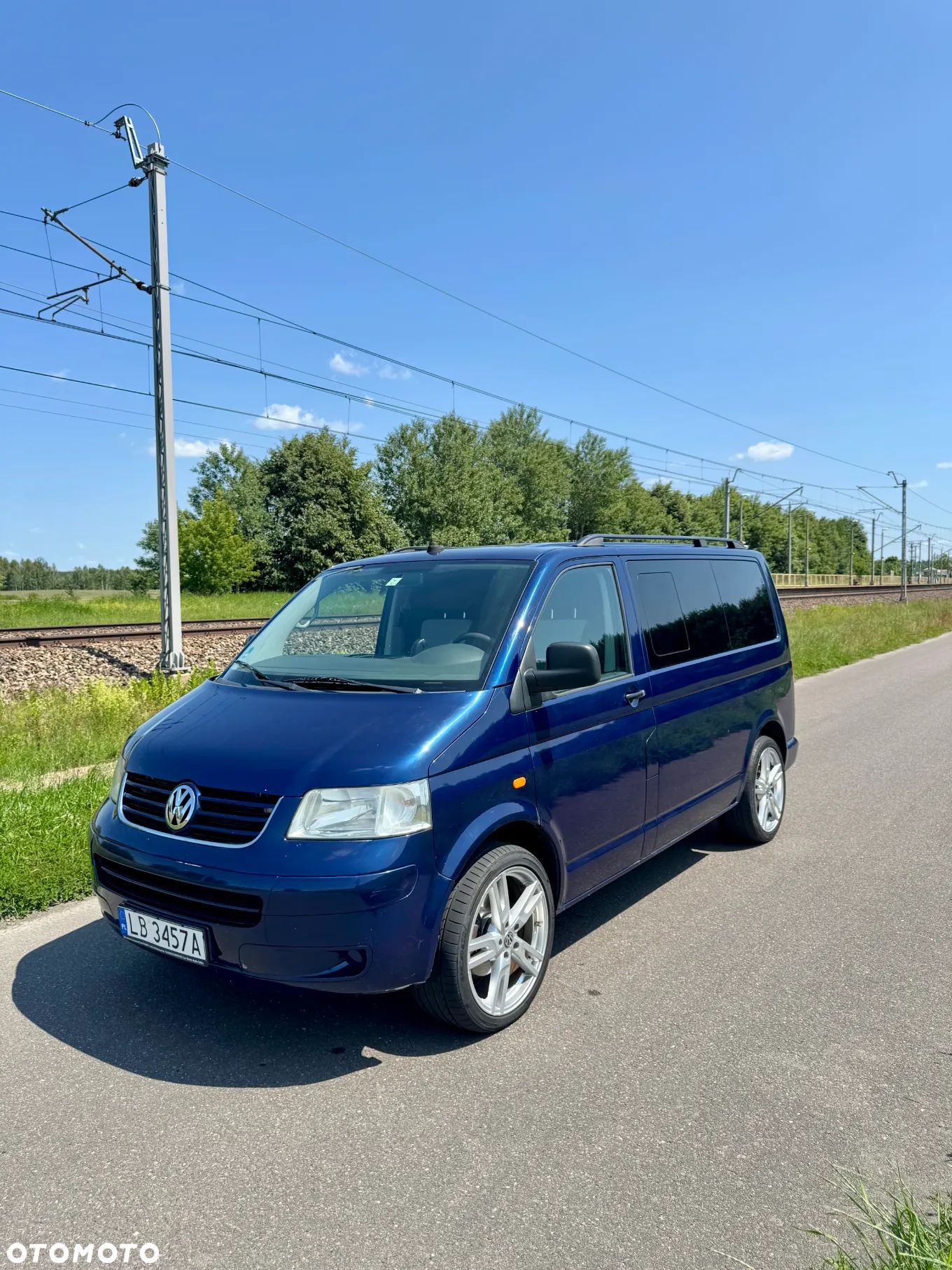 Volkswagen Multivan - 1
