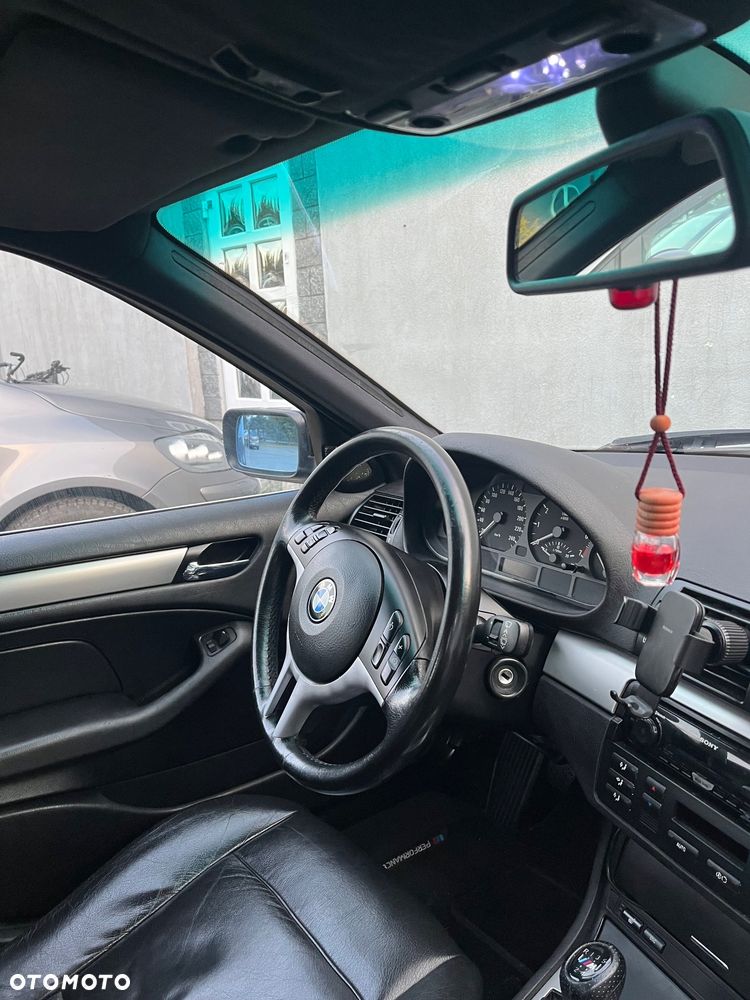 BMW Seria 3 320i - 15