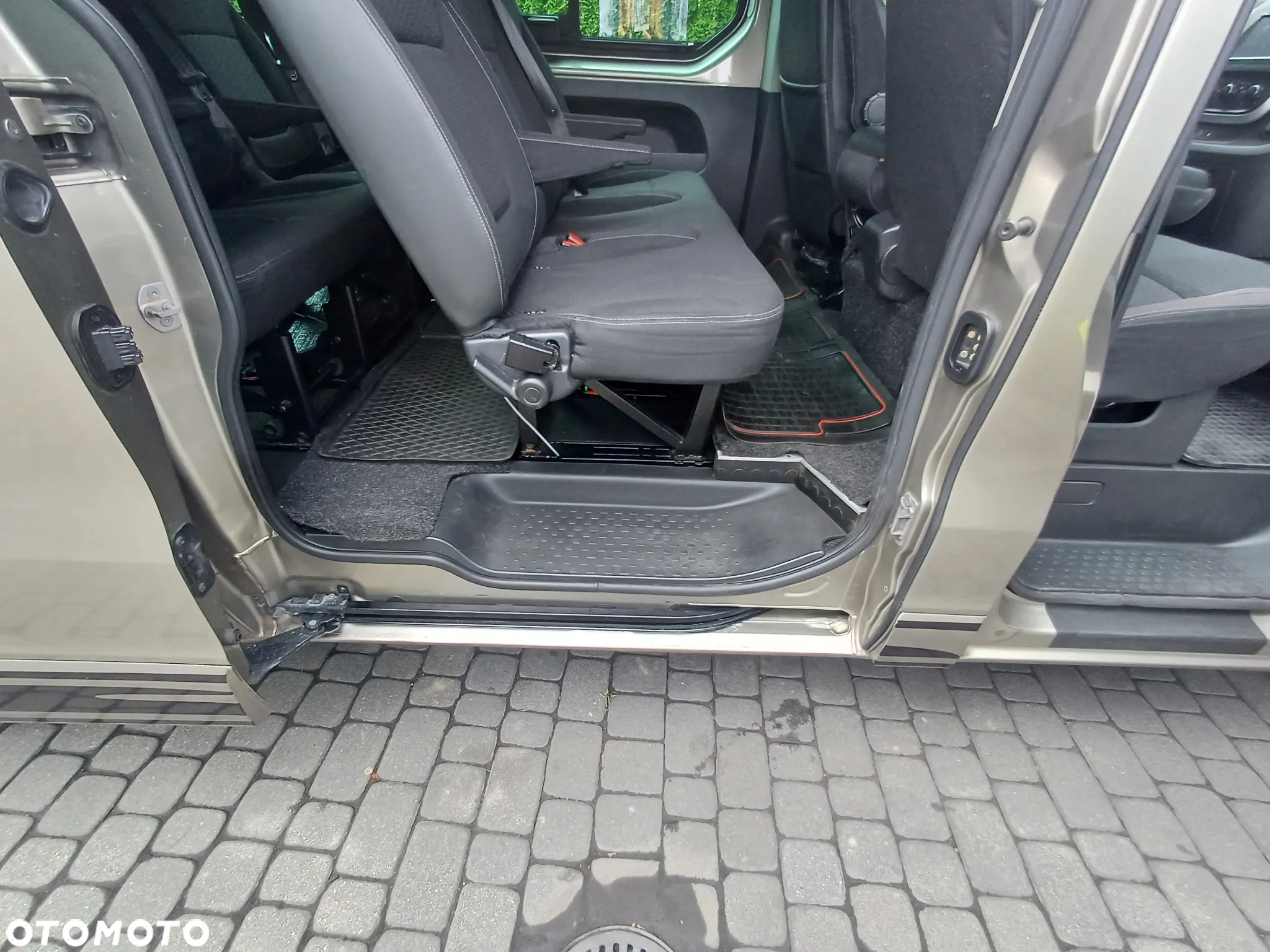 Opel Vivaro - 28