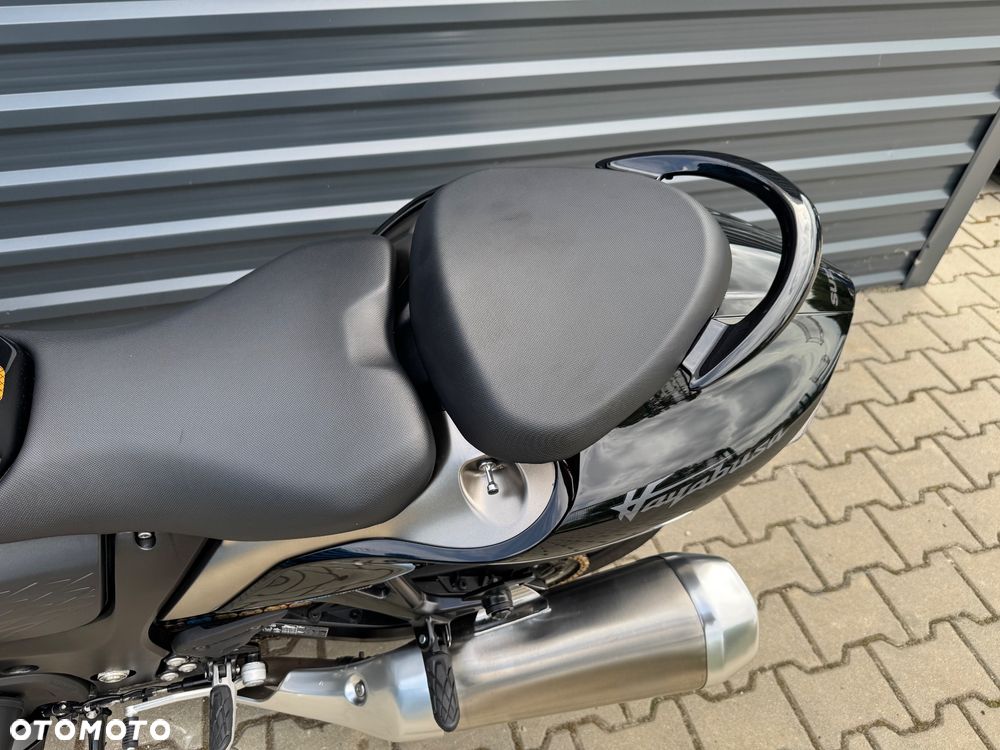 Suzuki GSX - 16