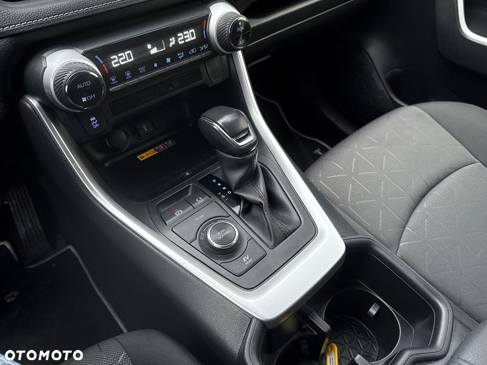 Toyota RAV4 - 23