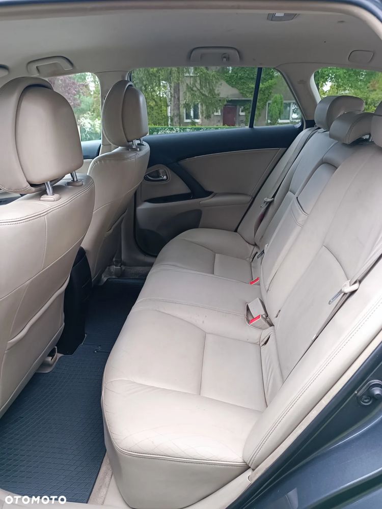 Toyota Avensis 1.8 Luna - 18