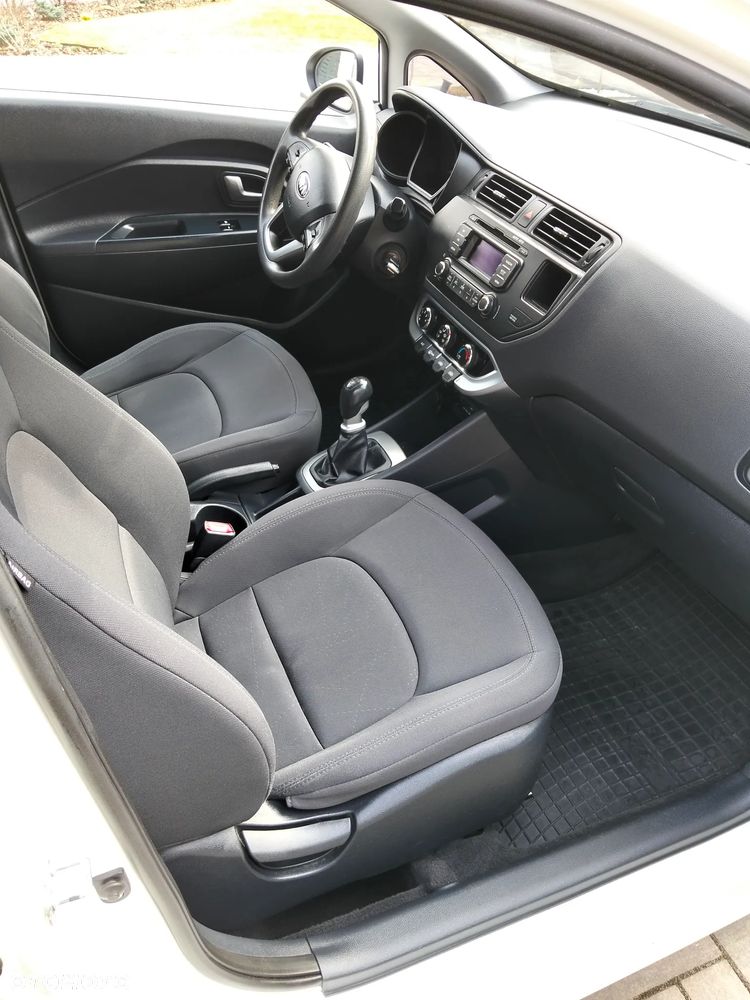 Kia Rio 1.4 crdi M - 9