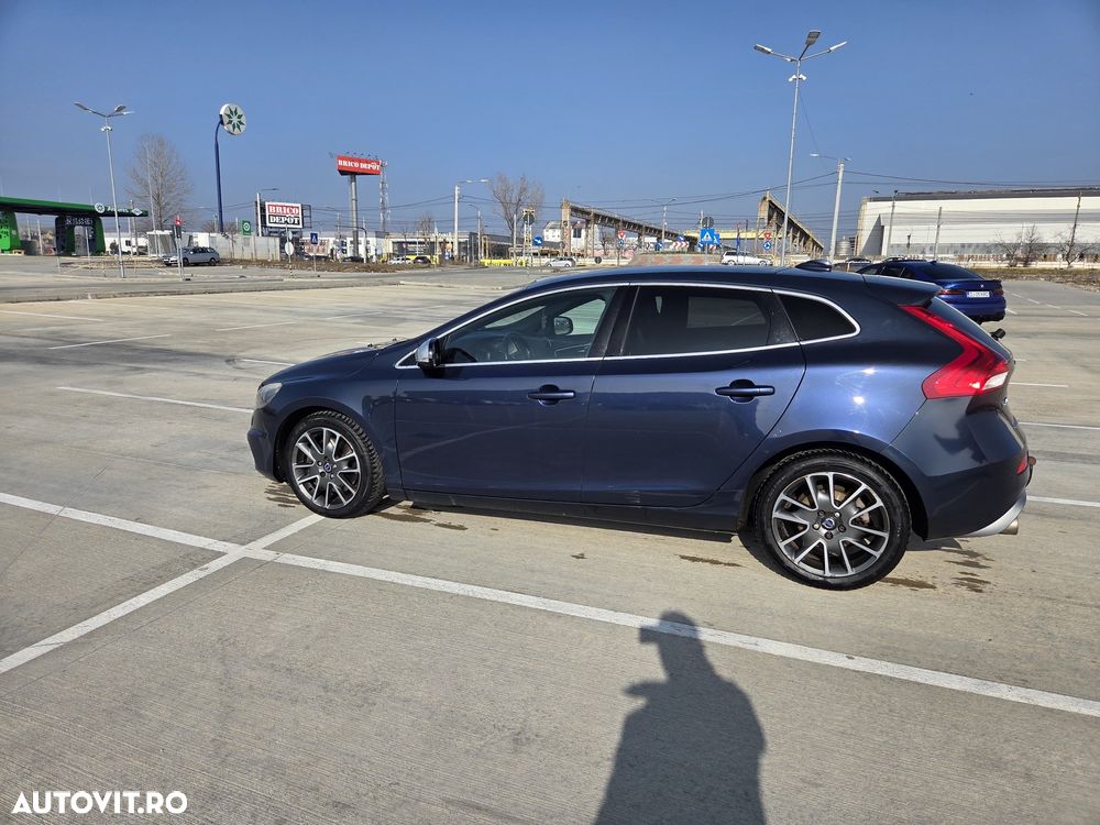 Volvo V40 D4 VEA R-Design - 4