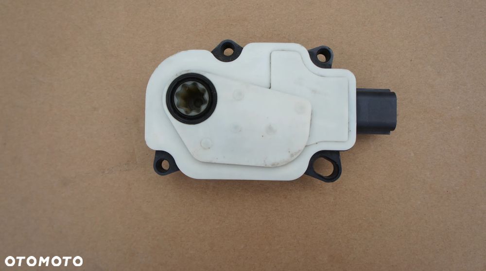 SILNICZEK ŻALUZJI CHŁODNIC ROLETY FORD EDGE MONDEO V S-MAX II FT4B-8467-AB - 1