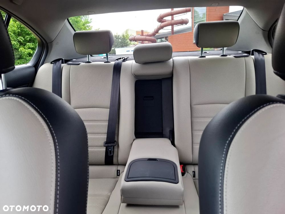 Toyota Avensis 1.8 Selection - 22