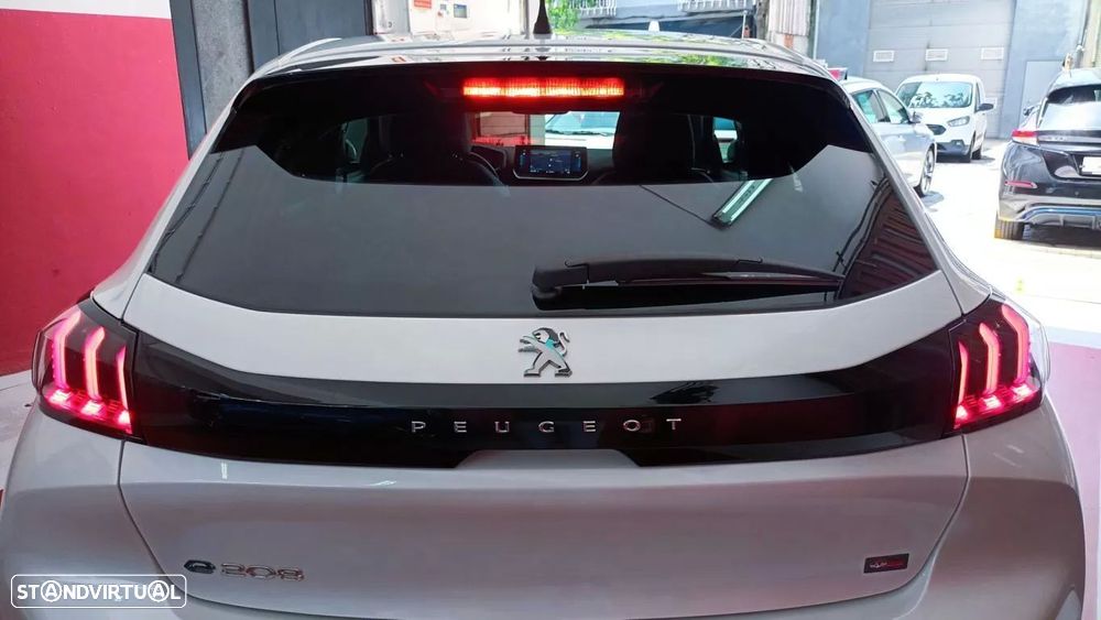 Peugeot e-208 - 8