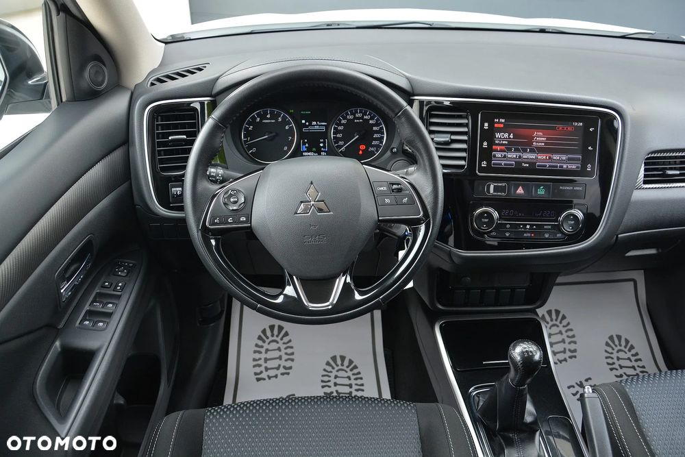 Mitsubishi Outlander - 19