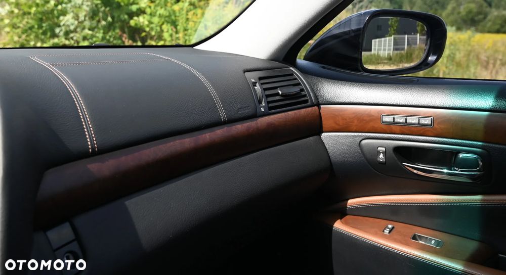 Lexus LS - 25