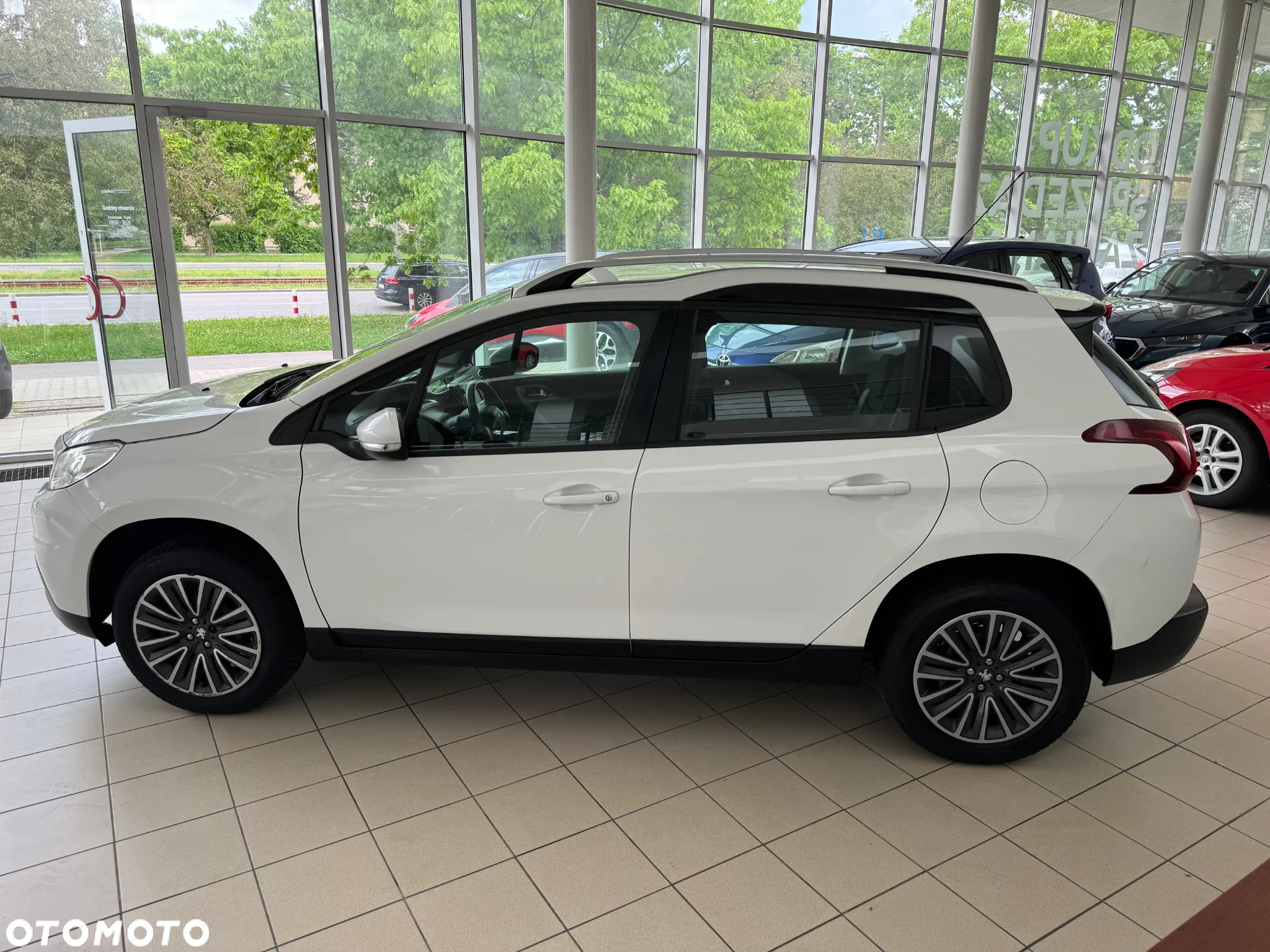 Peugeot 2008 1.2 Pure Tech Active EU6 - 17