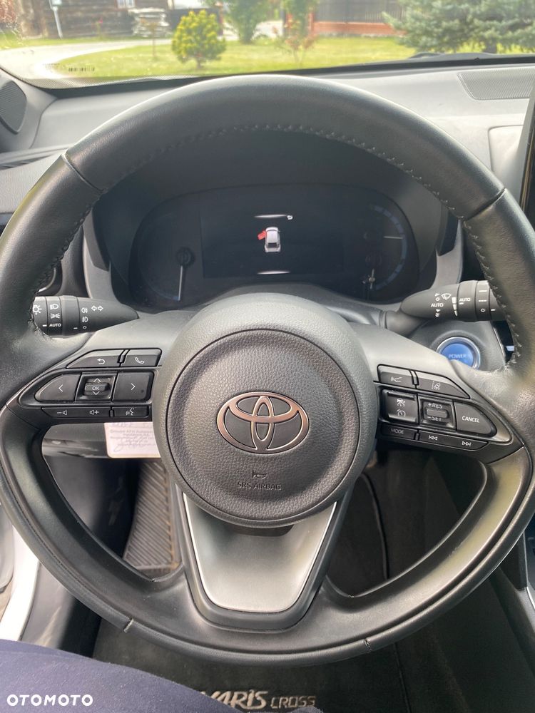 Toyota Yaris Cross Hybrid 1.5 Executive AWD - 11