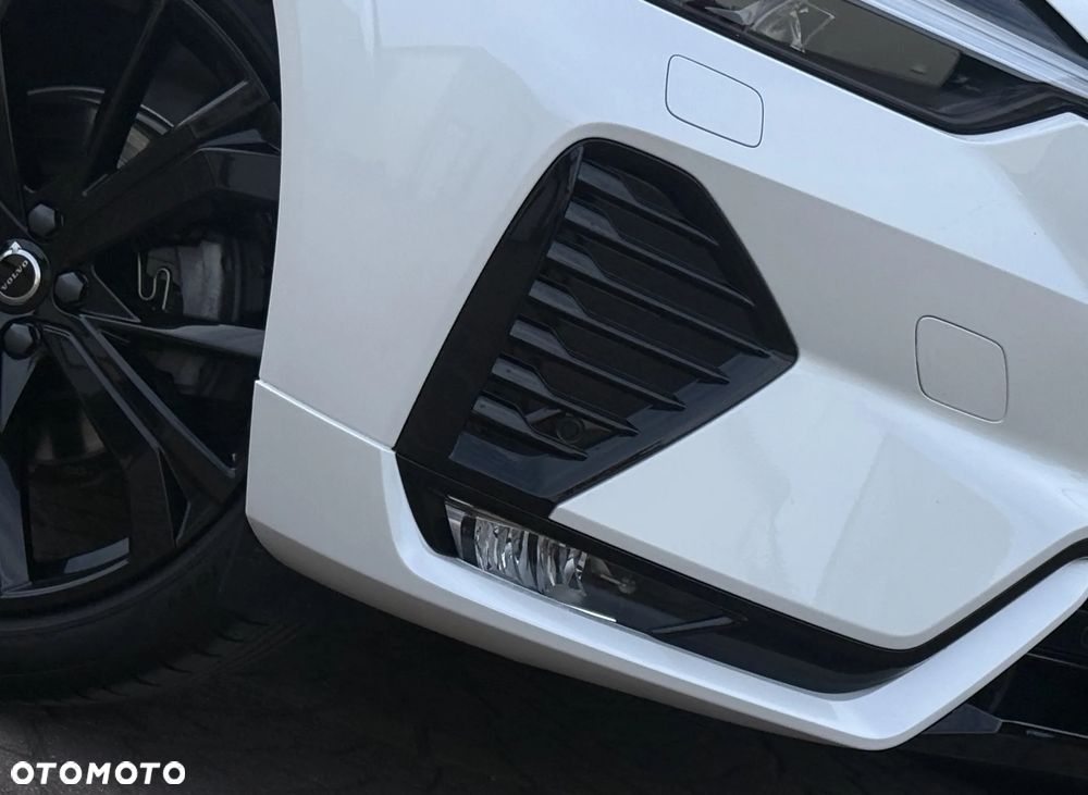 Volvo XC 60 B5 B AWD Geartronic RDesign - 36
