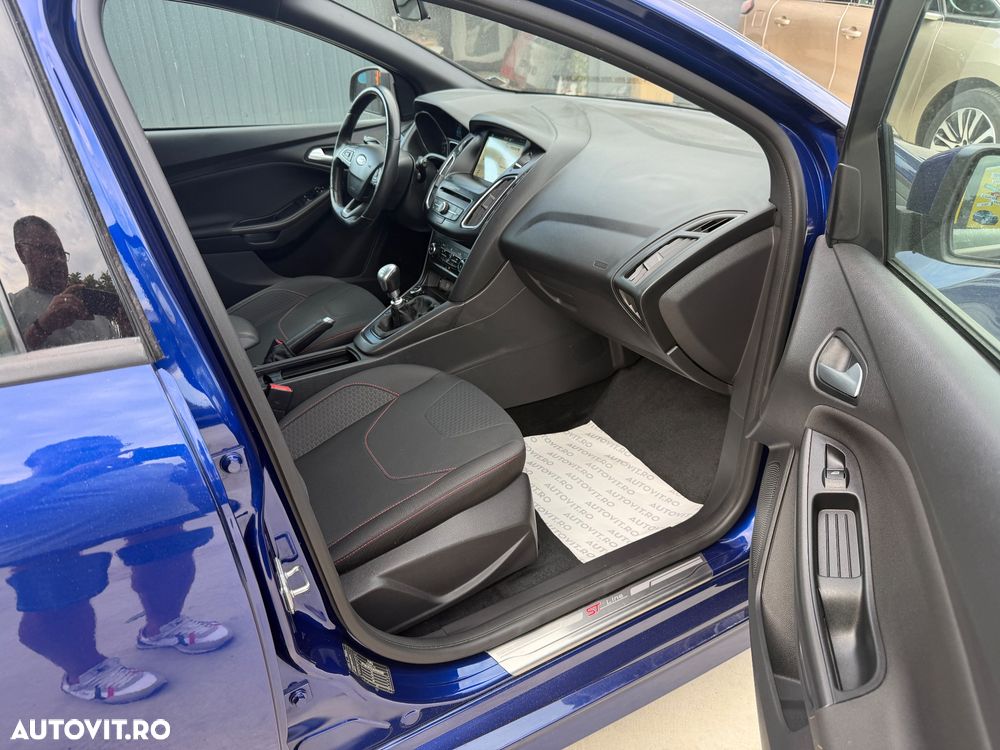 Ford Focus - 8