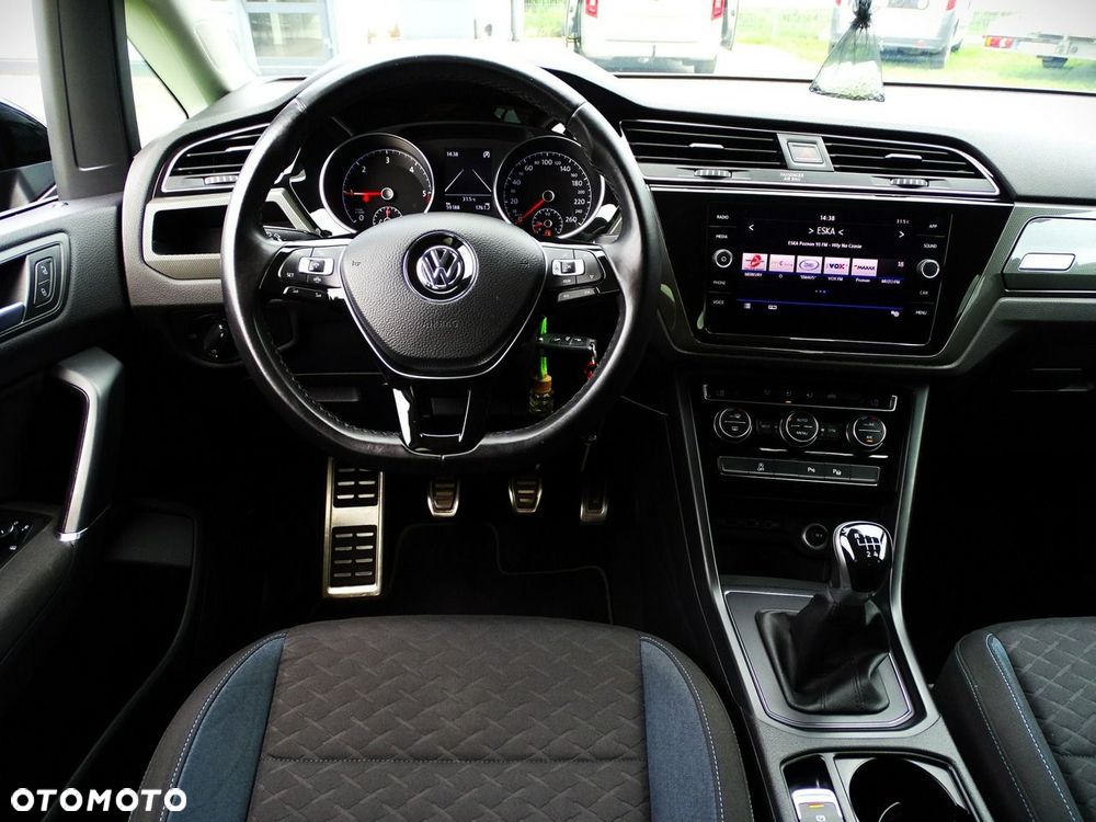 Volkswagen Touran - 29