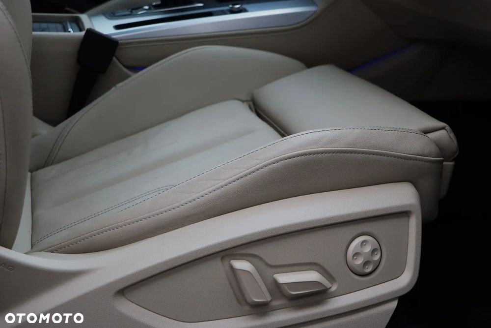 Audi Q5 Sportback - 26