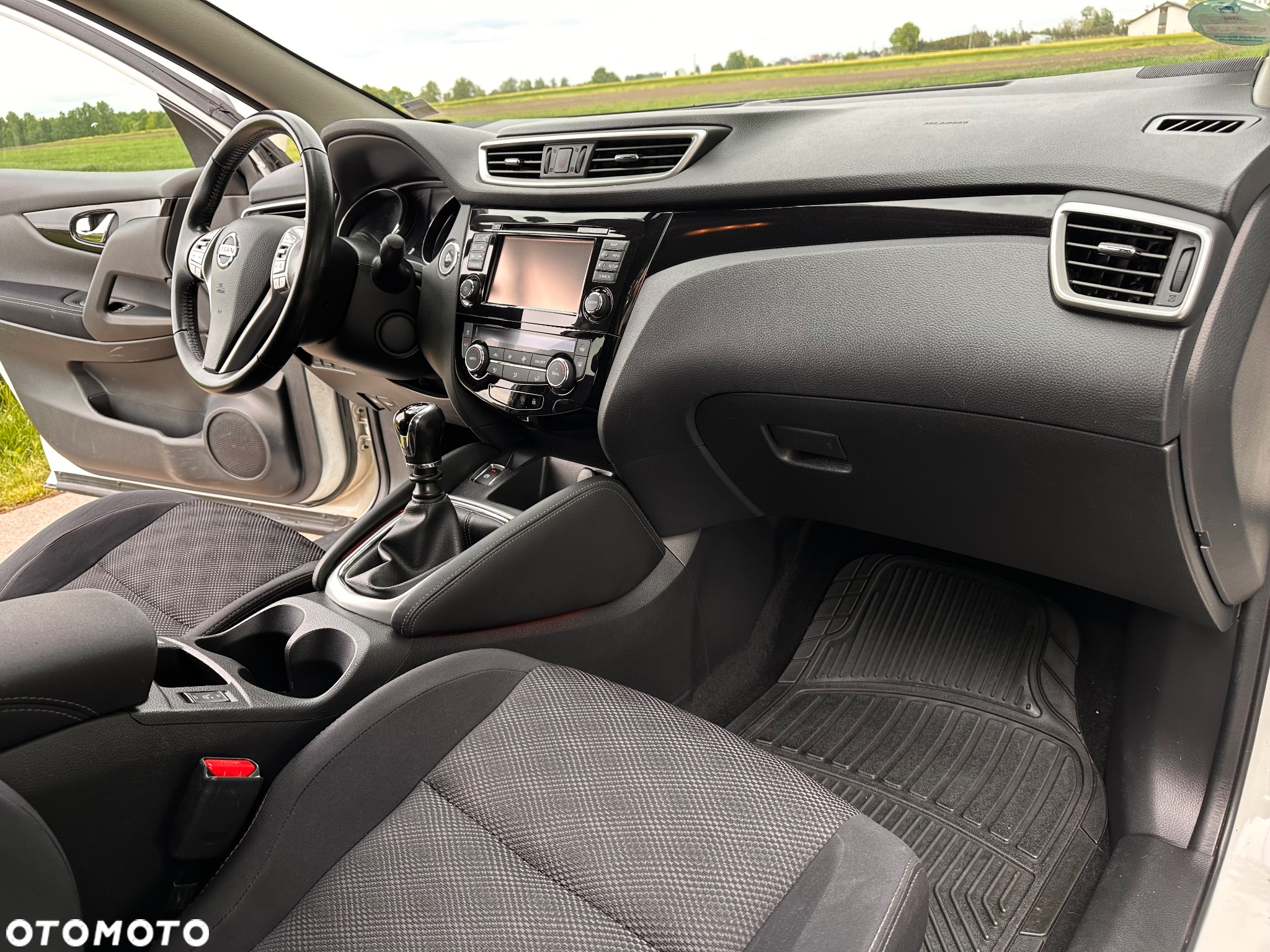 Nissan Qashqai 1.6 DIG-T N-Connecta - 17
