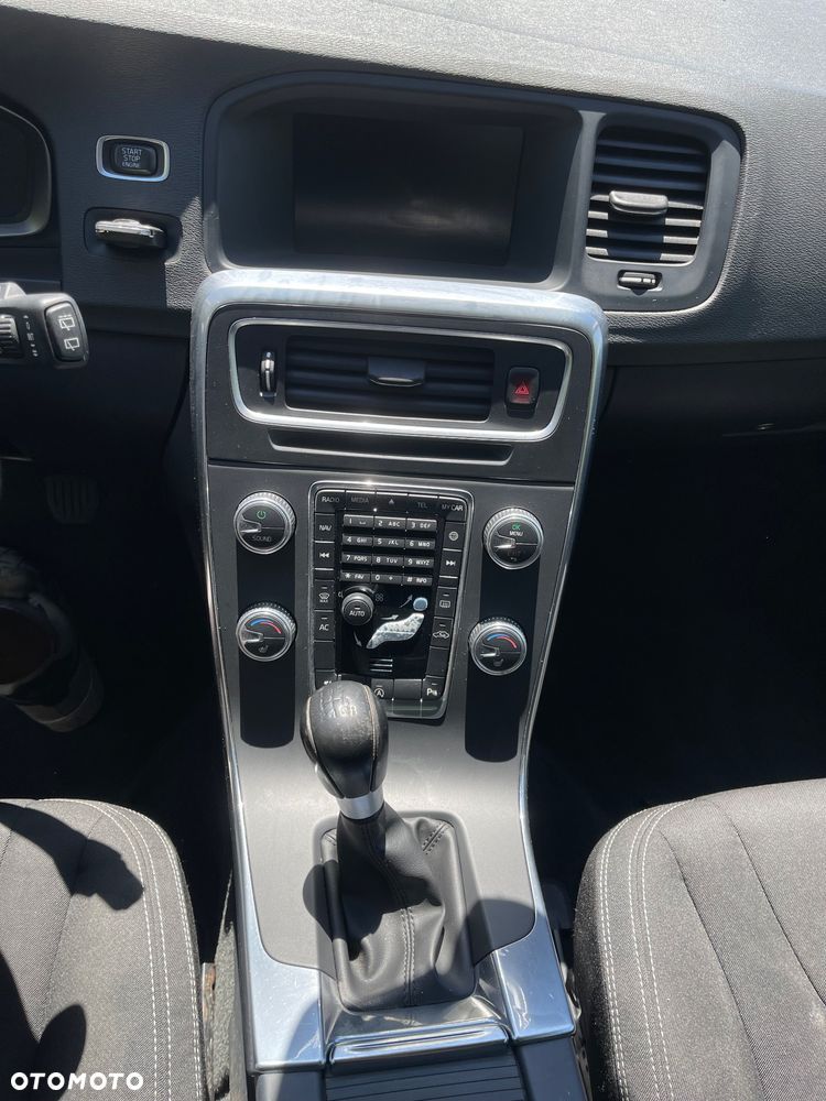 Volvo V60 D4 Edition - 18
