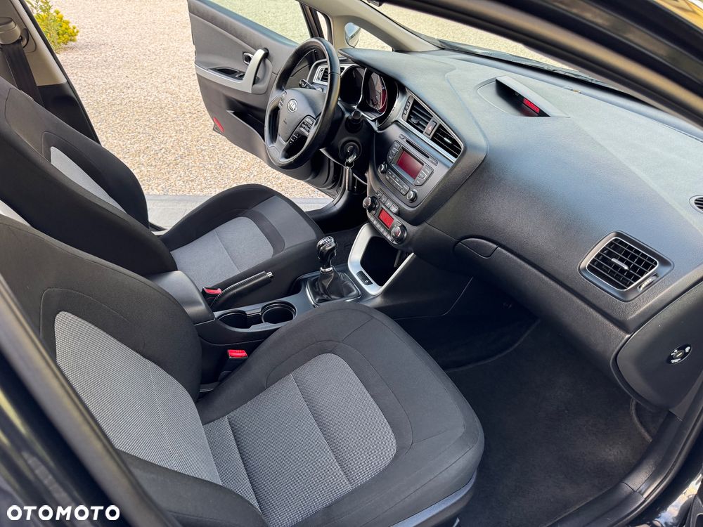 Kia Ceed 1.4 CVVT Dream-Team Edition - 30