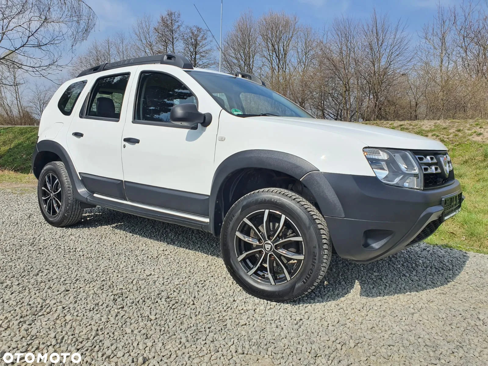 Dacia Duster SCe 115 4x2 Celebration - 4